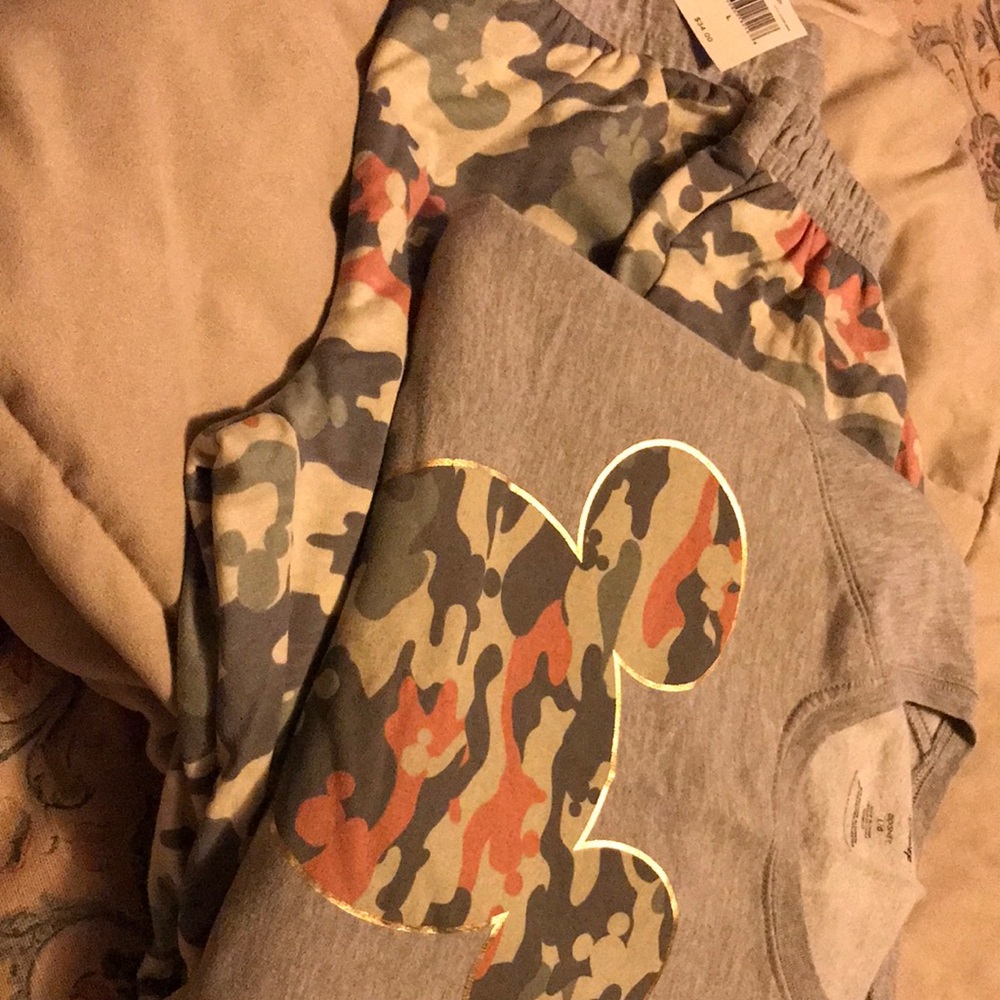 Disney size L camo lounge pants with matching Mickey camo sweatshirt